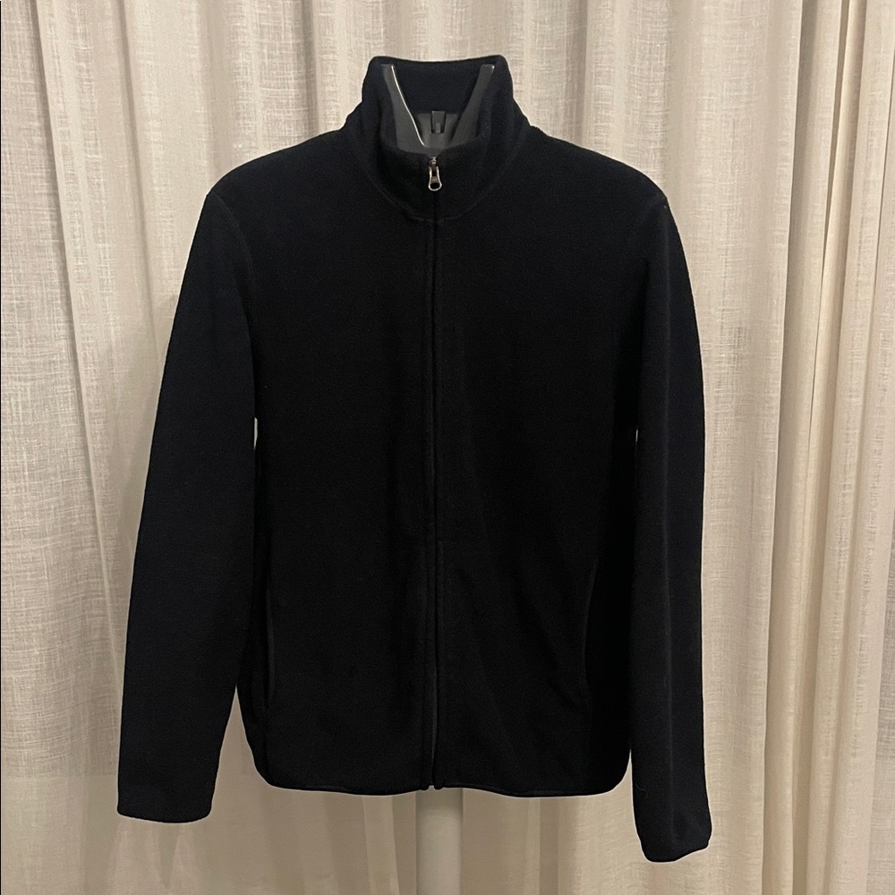 Uniqlo Men's Black Zip-Up fleece Sweater